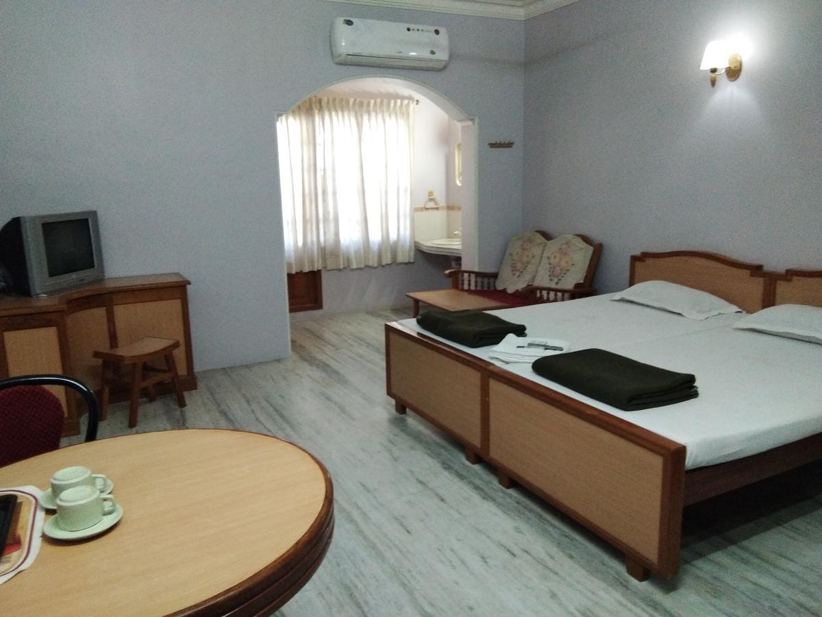 Hotel Sivamurugan Kanyakumari Exteriör bild