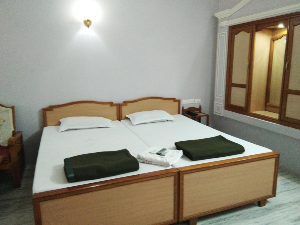 Hotel Sivamurugan Kanyakumari Exteriör bild