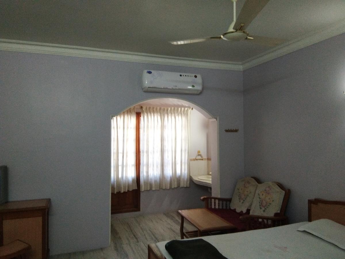 Hotel Sivamurugan Kanyakumari Exteriör bild